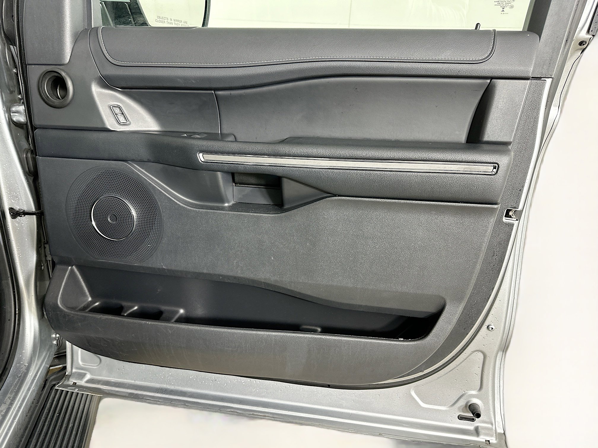 Used 2024 Ford Expedition XLT image 34