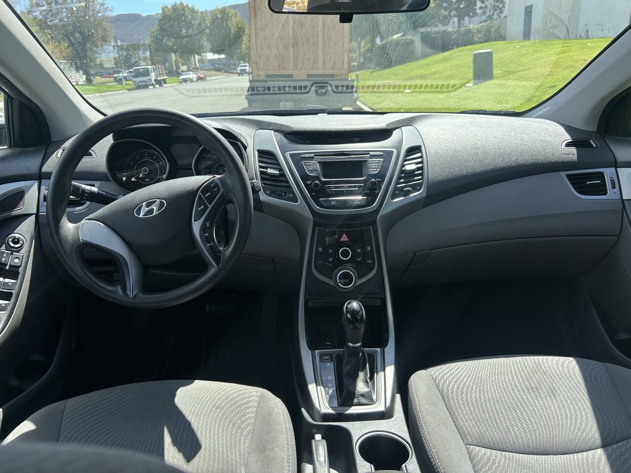 Used 2015 Hyundai Elantra SE FWD image 4