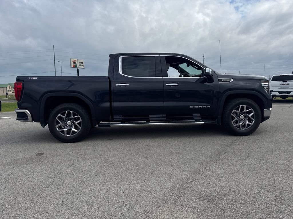 Used 2022 GMC Sierra 1500 SLT w/ SLT Premium Package image 7