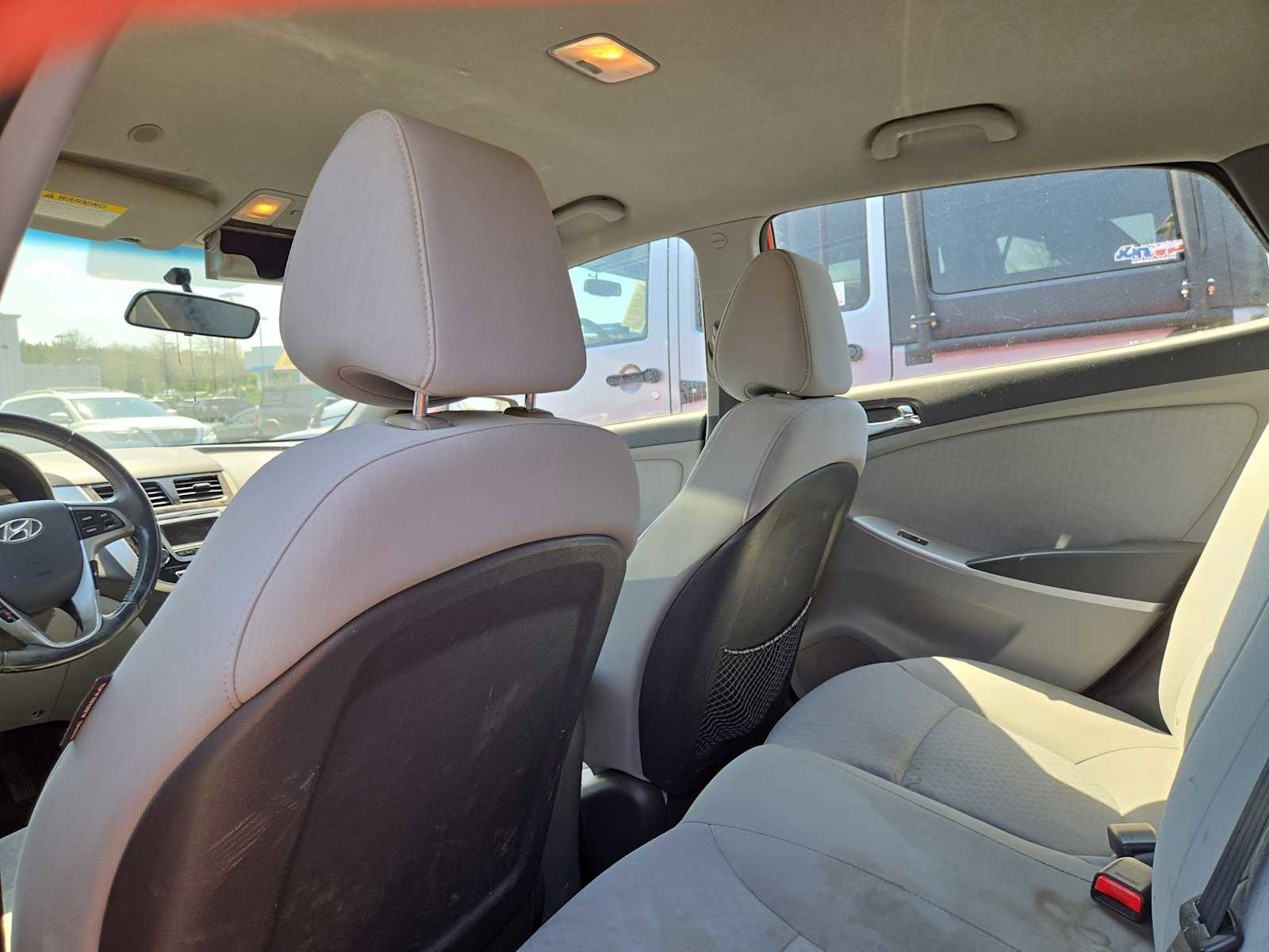 Used 2014 Hyundai Accent SE FWD image 7