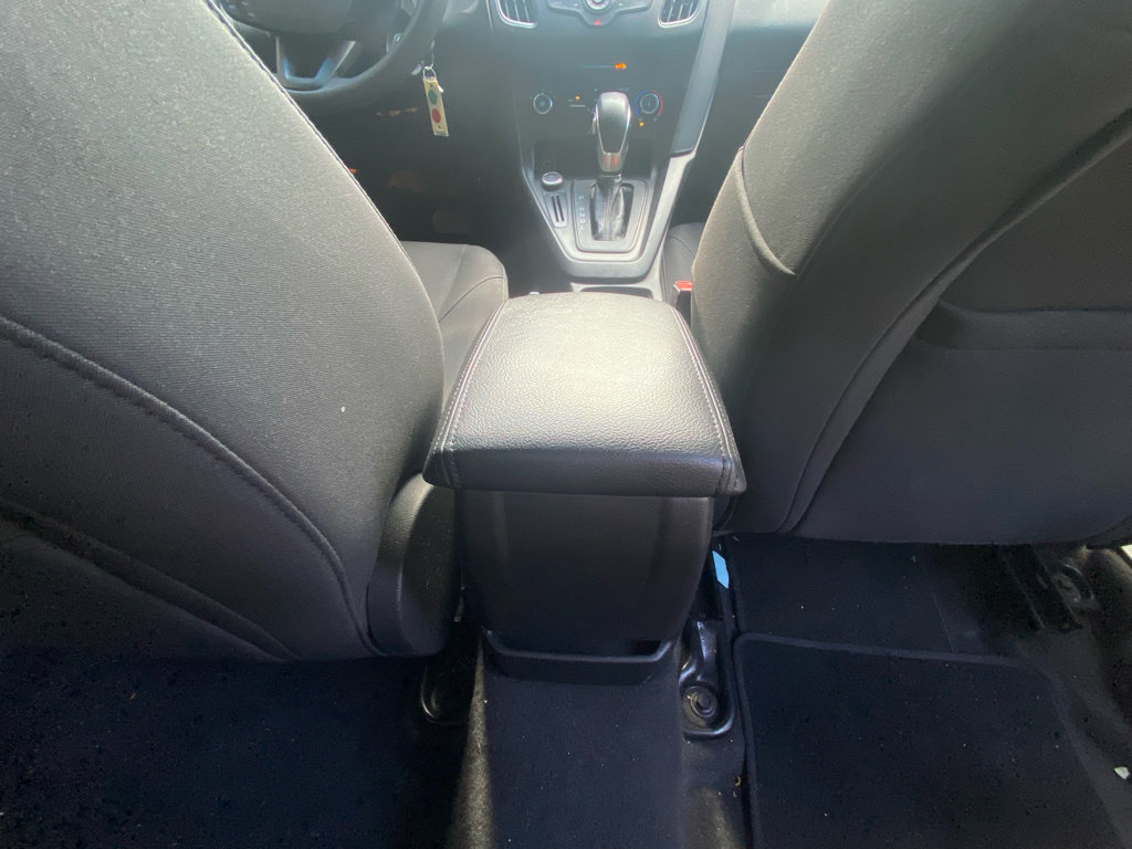 Used 2017 Ford Focus SE FWD image 24