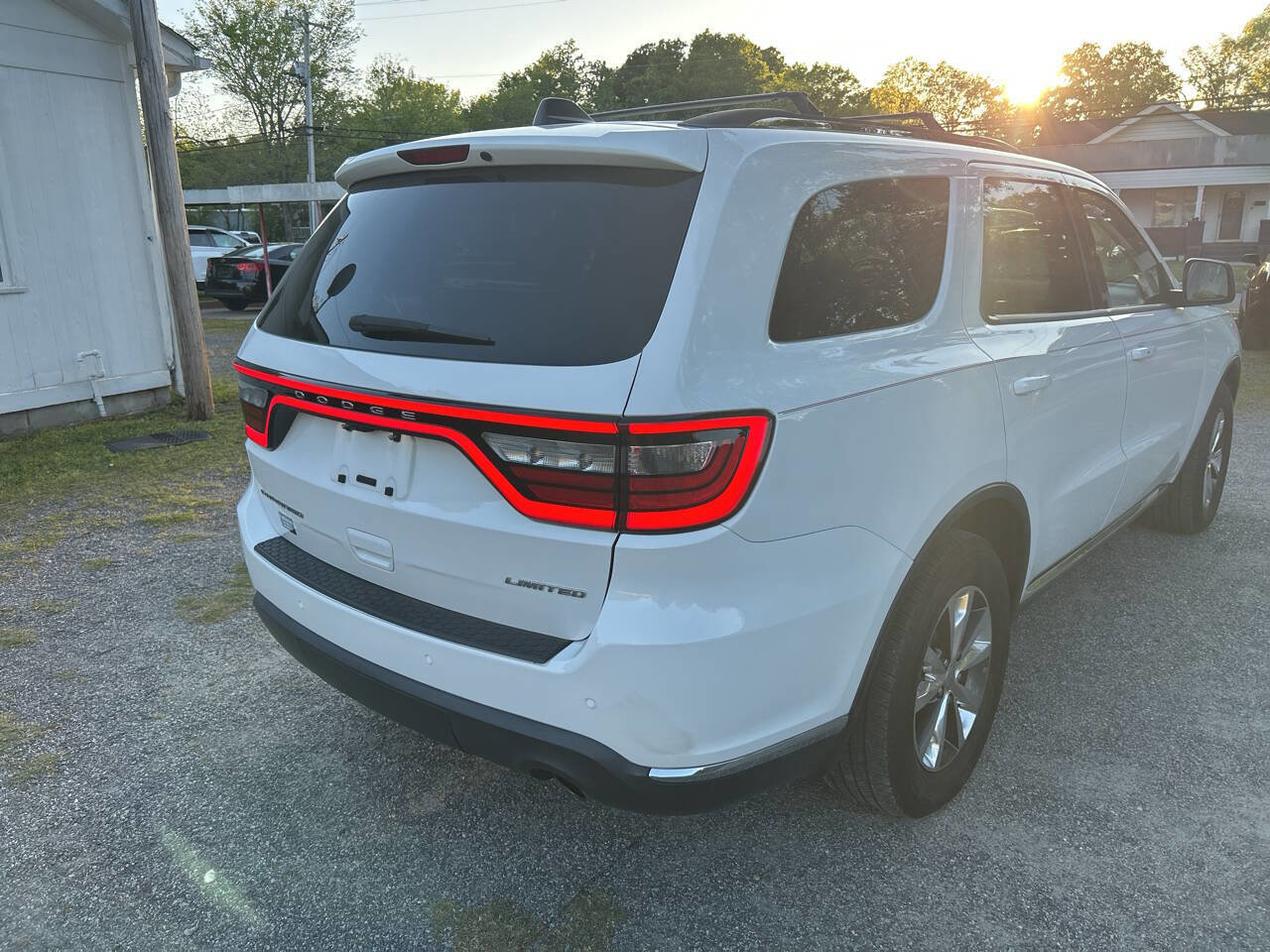 Used 2016 Dodge Durango Limited w/ Nav & Power Liftgate Group RWD image 4