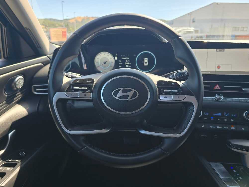 Used 2024 Hyundai Elantra SEL w/ Convenience Package FWD image 11