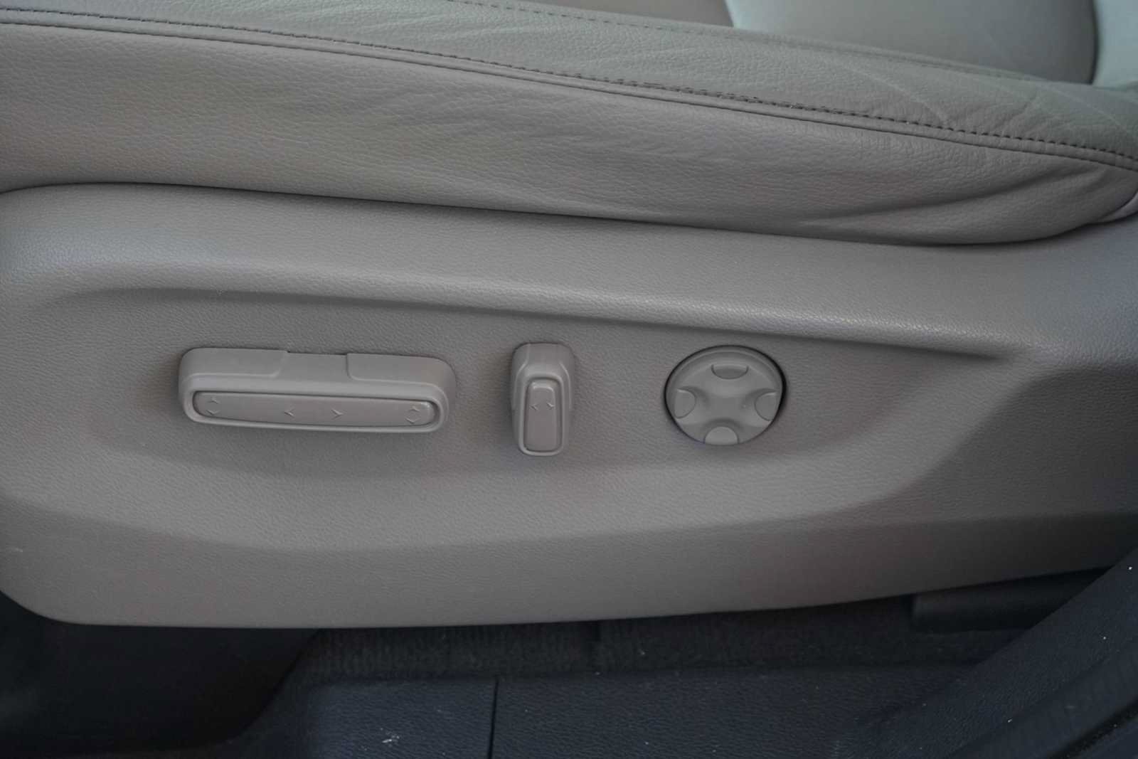 Used 2023 Honda Odyssey Touring image 12