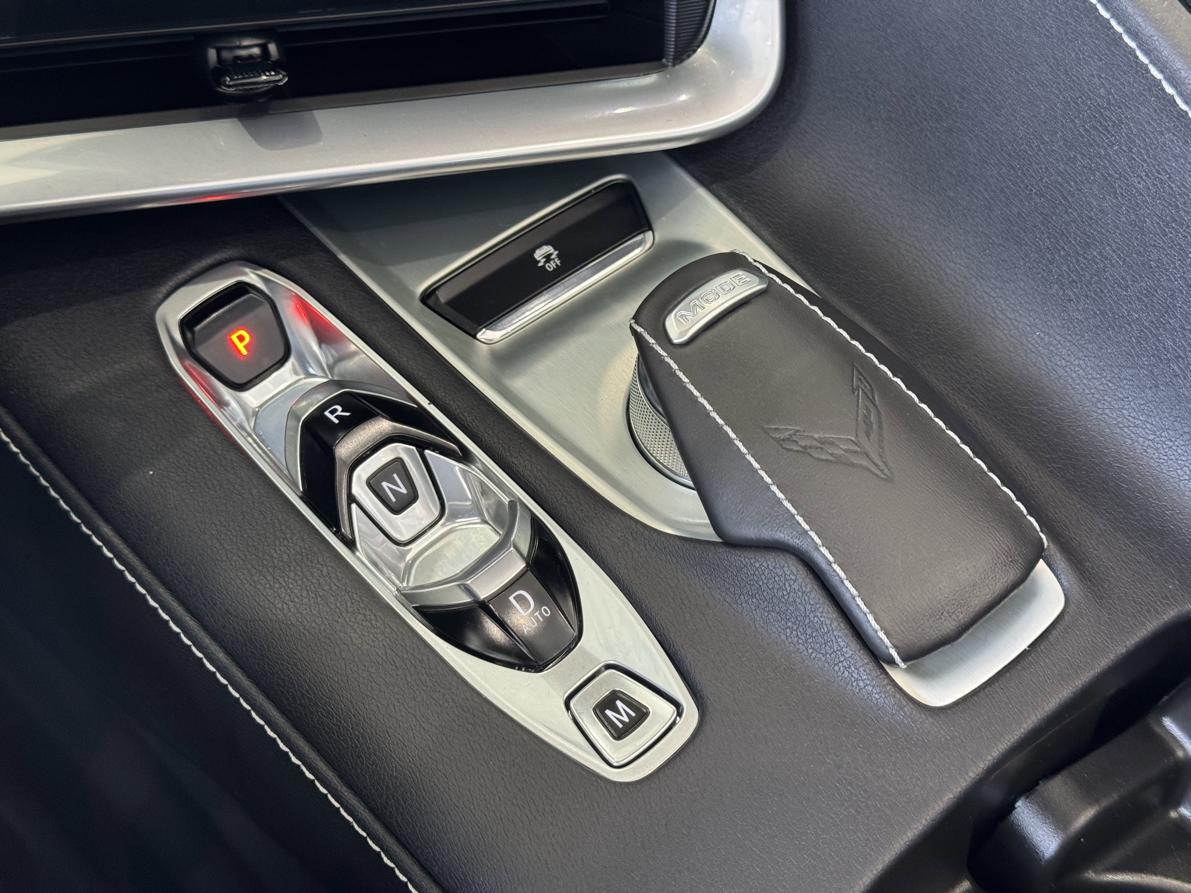 Used 2024 Chevrolet Corvette Stingray Convertible w/ Z51 Performance Package image 25