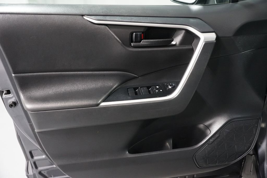 Certified 2021 Toyota RAV4 LE image 27