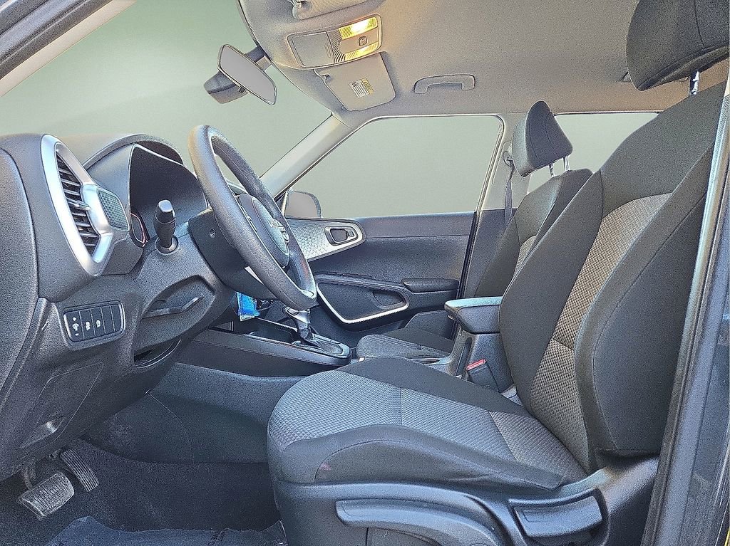Used 2024 Kia Soul LX w/ Option Group 015 image 22