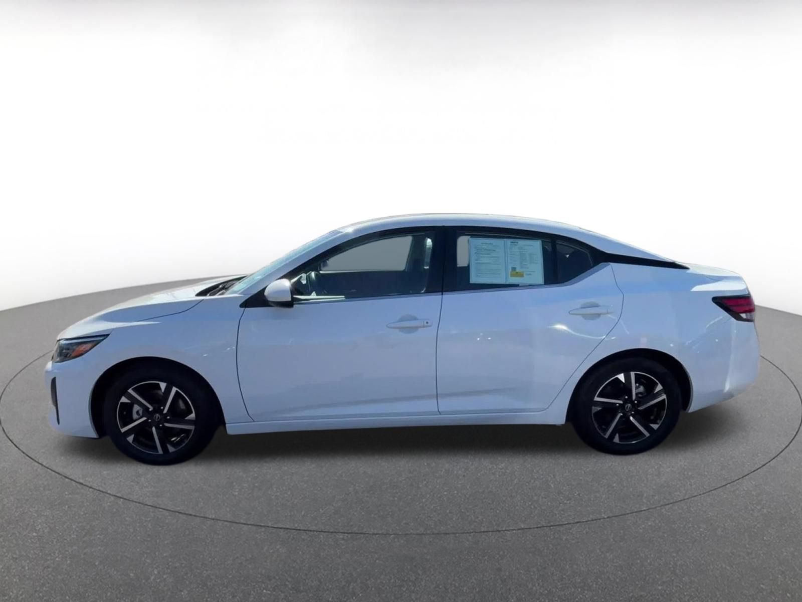 Used 2025 Nissan Sentra SV FWD image 9