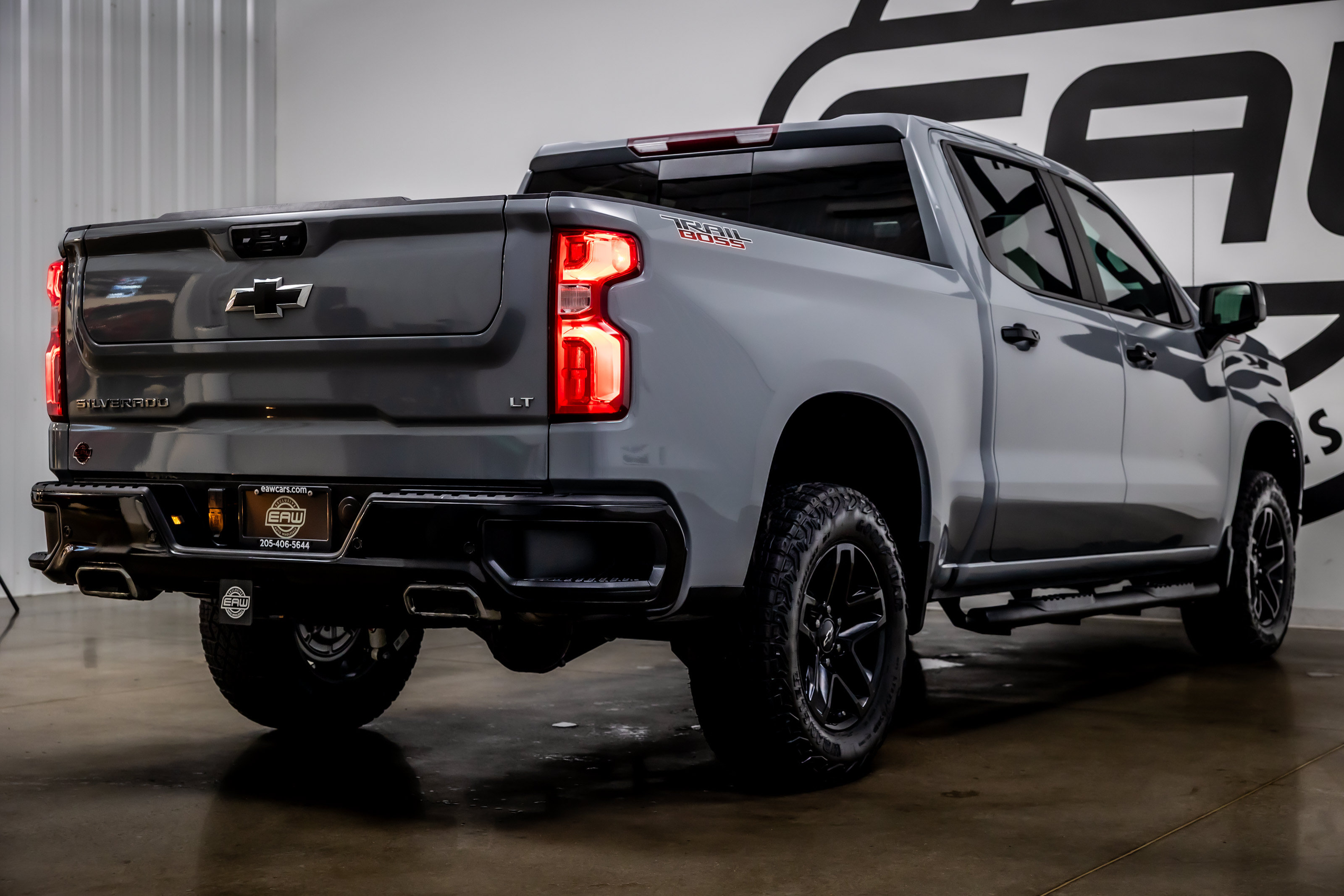 Used 2024 Chevrolet Silverado 1500 LT Trail Boss w/ LT Trail Boss Premium Package AWD/4WD image 39