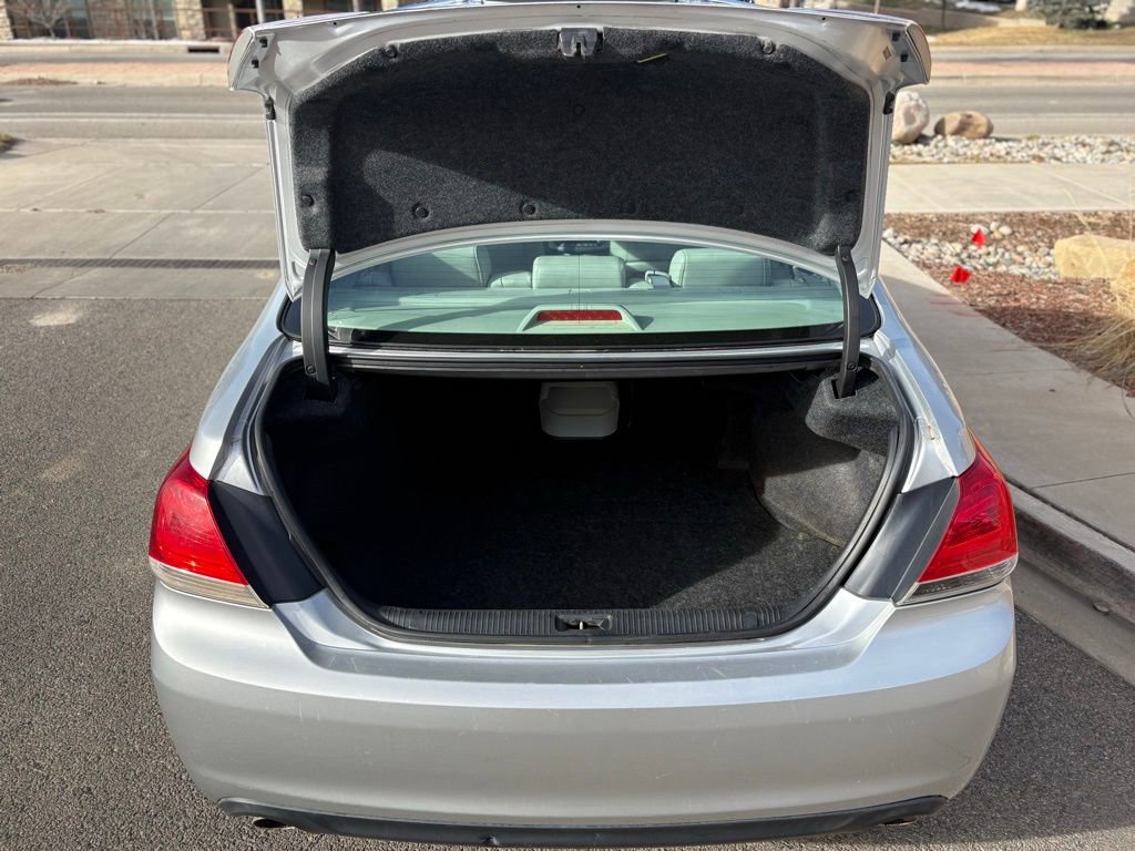 Used 2012 Toyota Avalon image 8