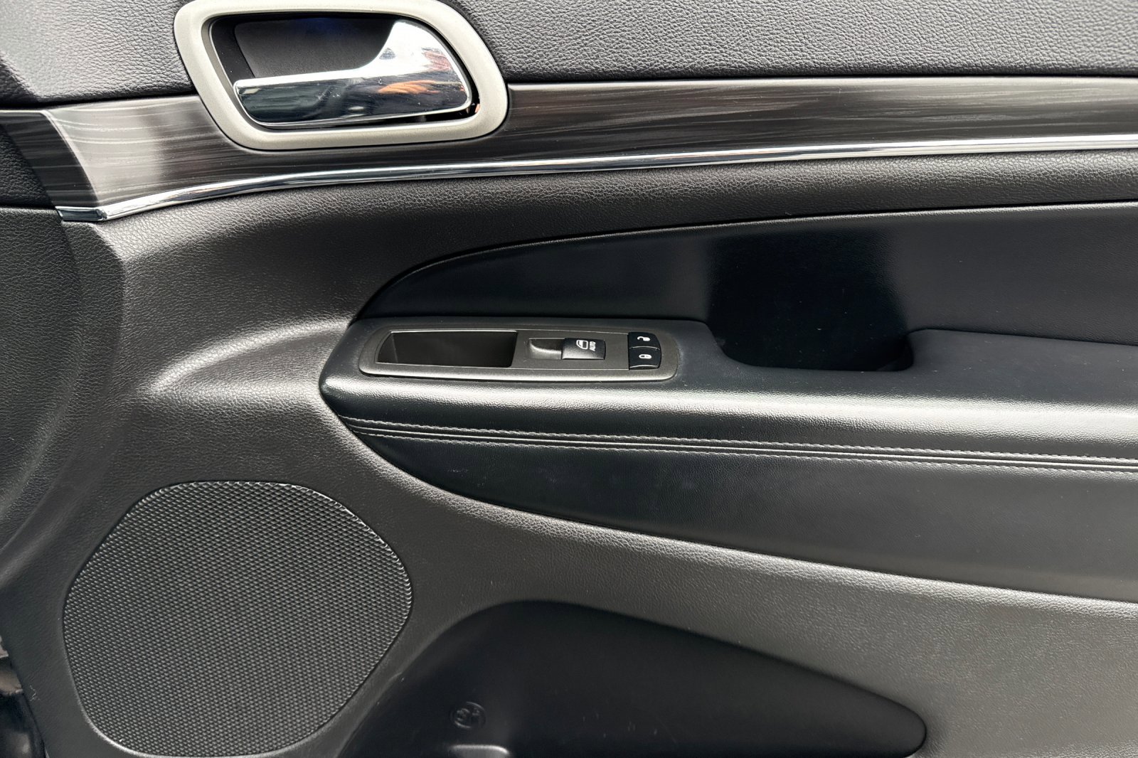 Used 2021 Jeep Grand Cherokee Limited w/ Trailer Tow Group IV image 22