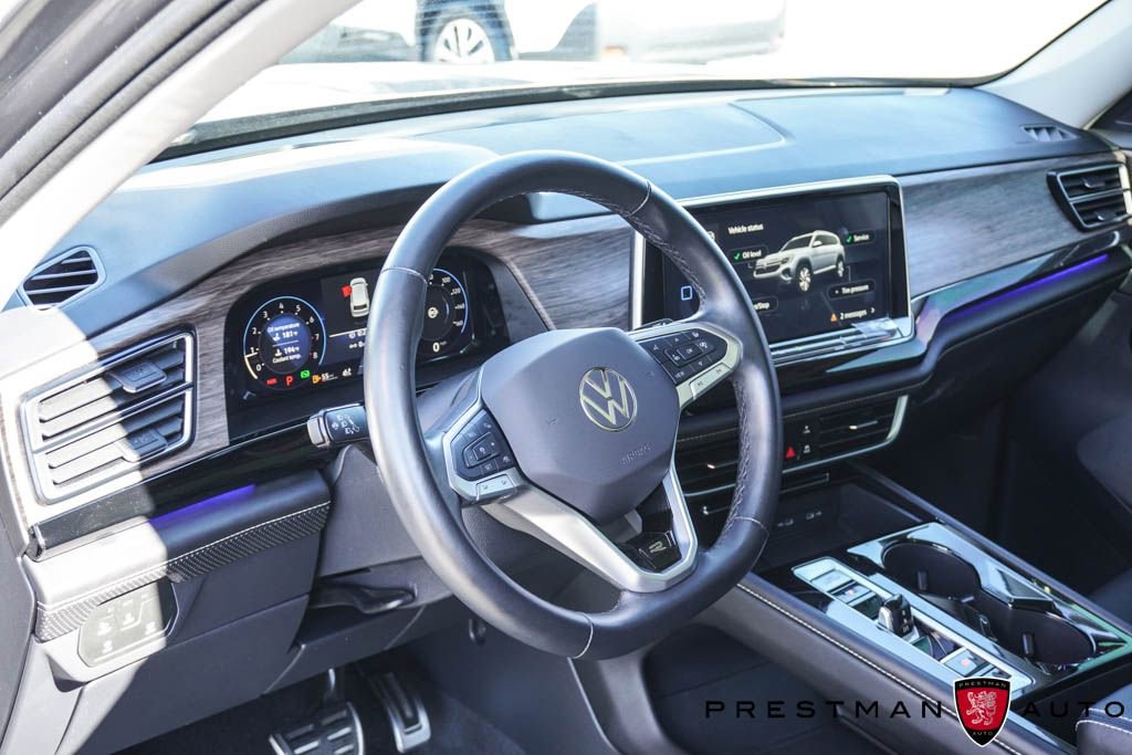 Used 2025 Volkswagen Atlas SEL Premium R-Line image 28