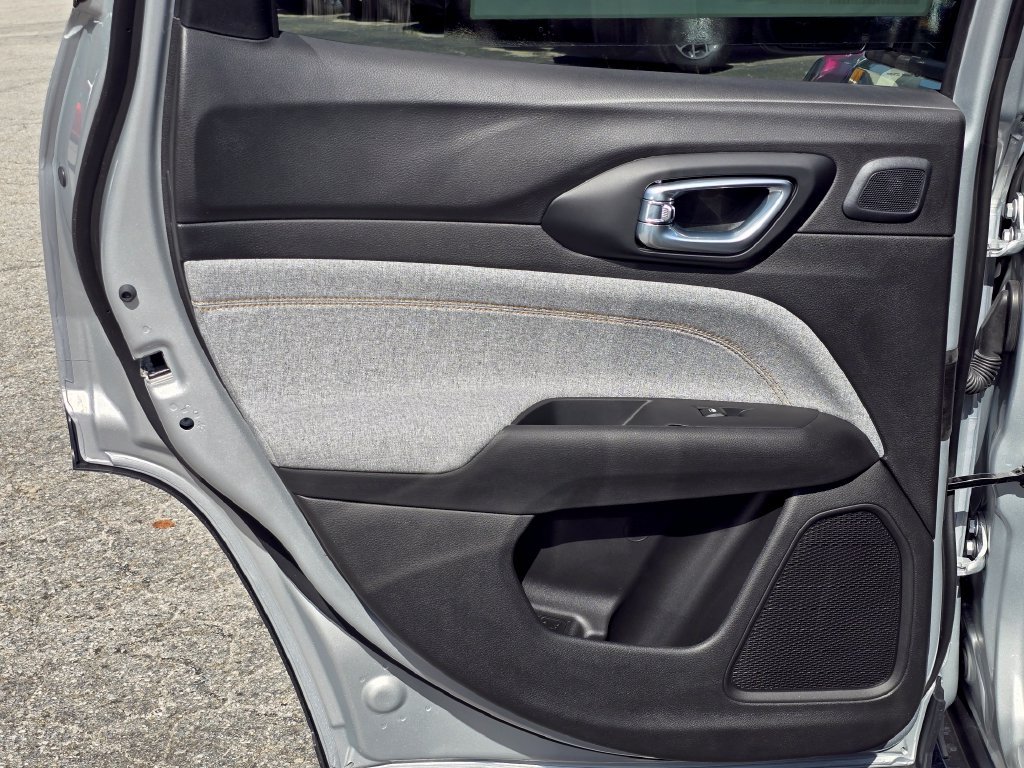 New 2026 Jeep Compass Latitude AWD/4WD image 37