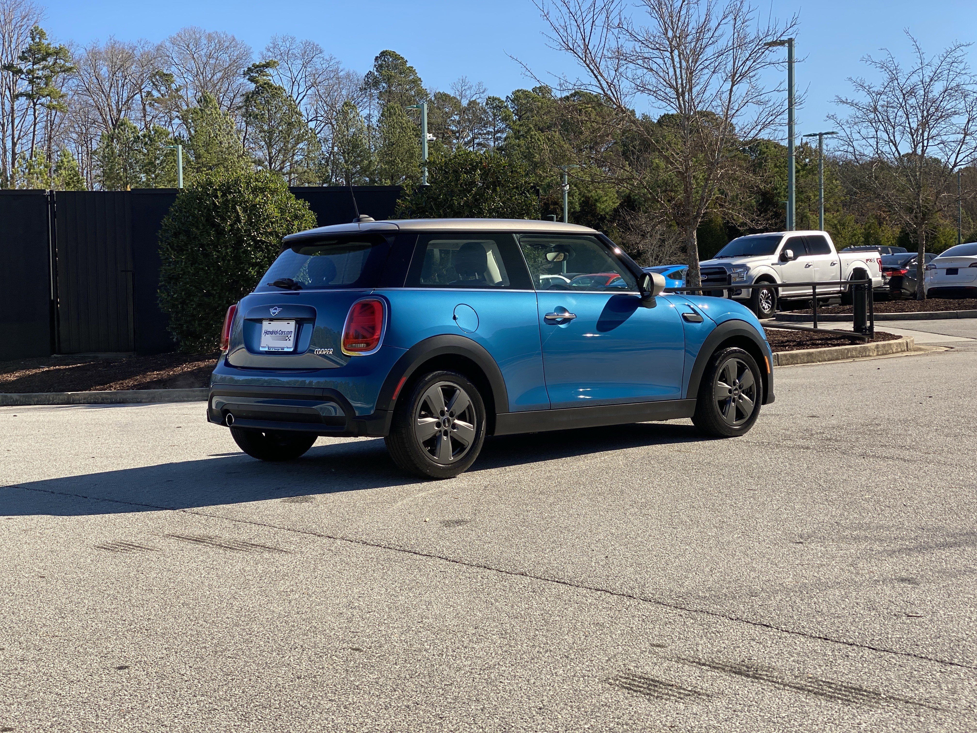 Used 2023 MINI Cooper 2-Door Hardtop image 3