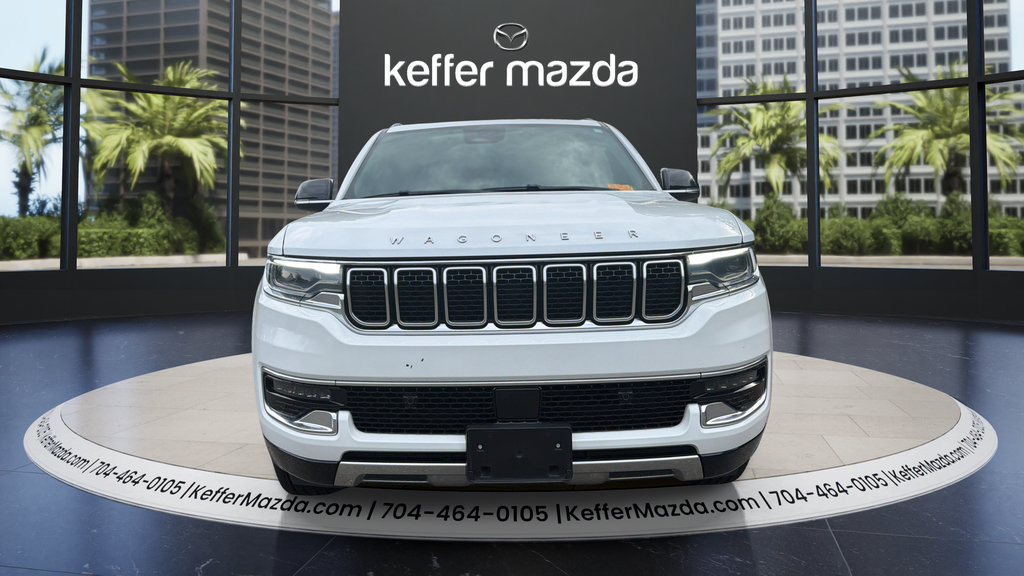 Used 2024 Jeep Wagoneer L Series III w/ Flexible Seating Group AWD/4WD image 2