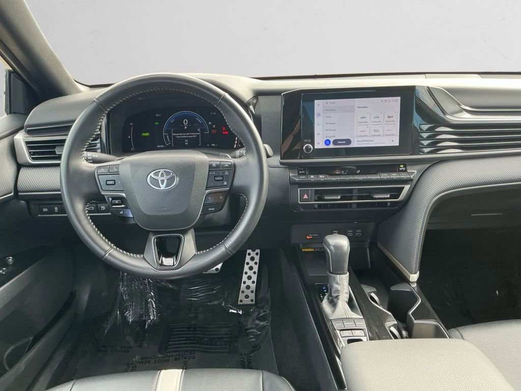 Used 2025 Toyota Camry SE image 10