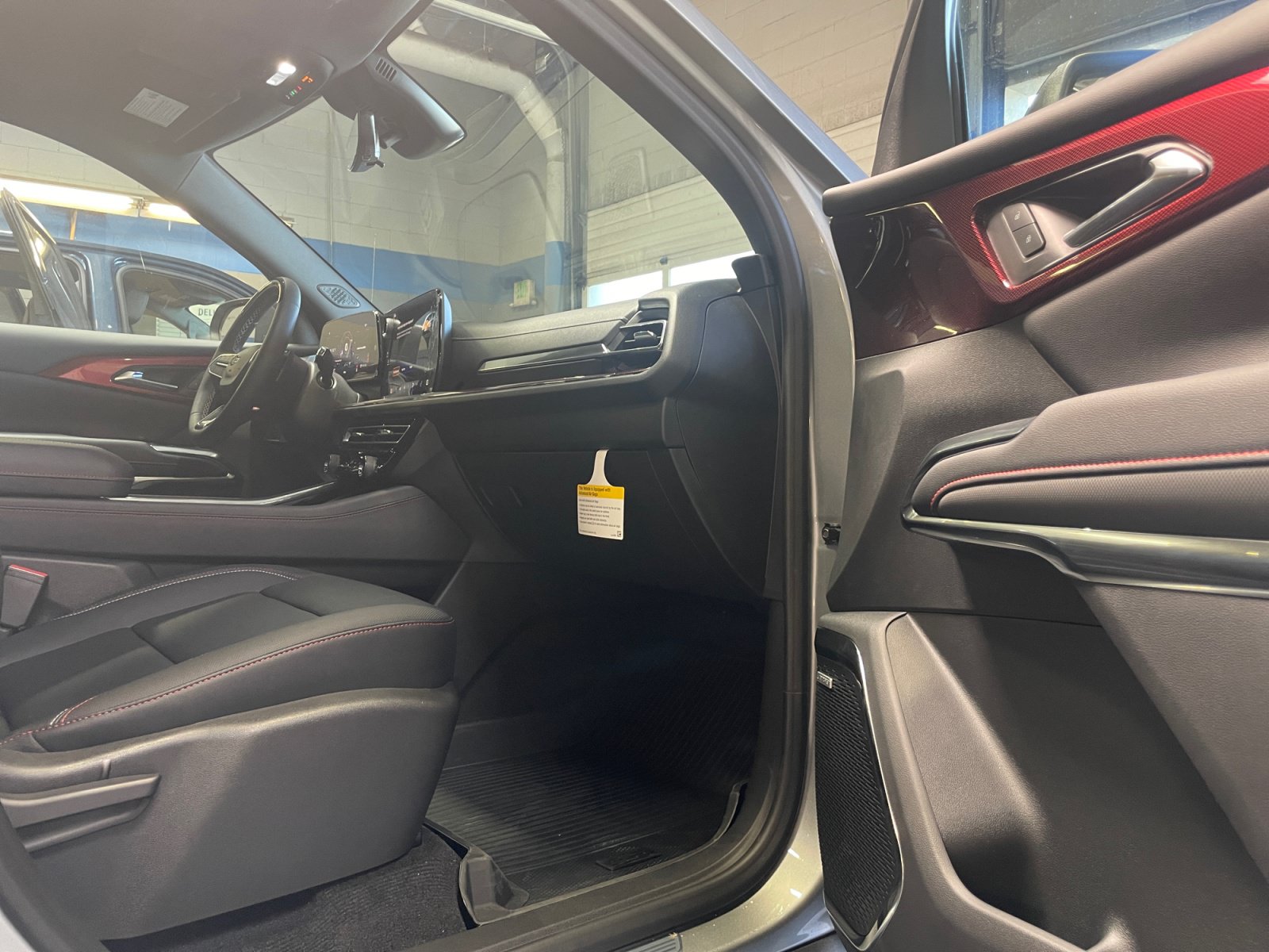 New 2026 Chevrolet Traverse Z71 w/ Enhanced Driving Package AWD/4WD image 27