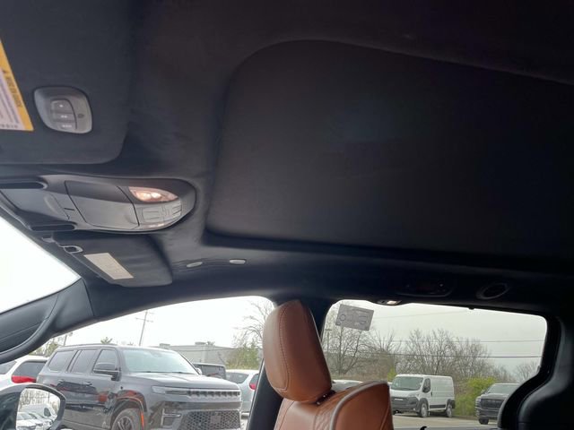 New 2026 Chrysler Pacifica Pinnacle image 27