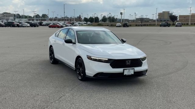 Certified 2025 Honda Accord SE image 3