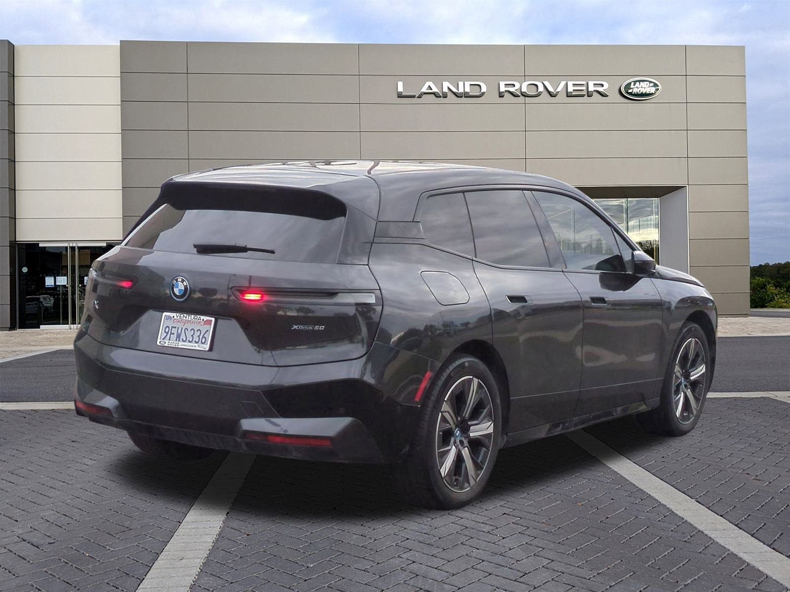 Used 2023 BMW iX xDrive50 w/ Sport Package image 5