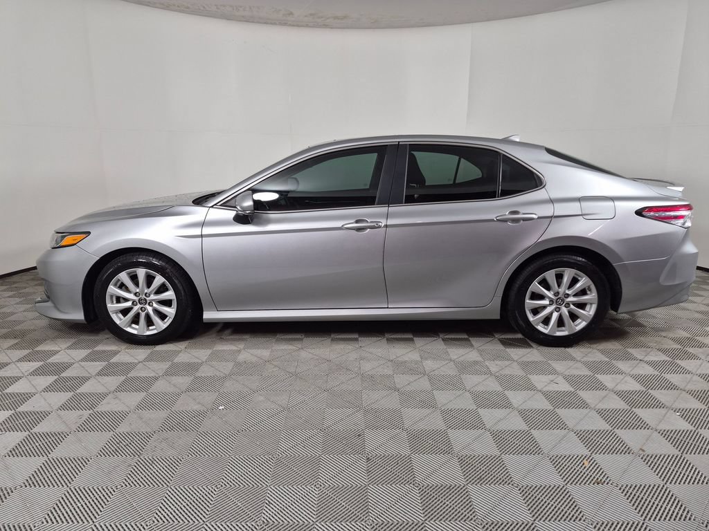 Used 2019 Toyota Camry LE w/ Convenience Package FWD image 6