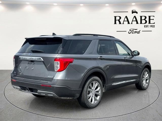 Used 2023 Ford Explorer XLT w/ Equipment Group 202A AWD/4WD image 16