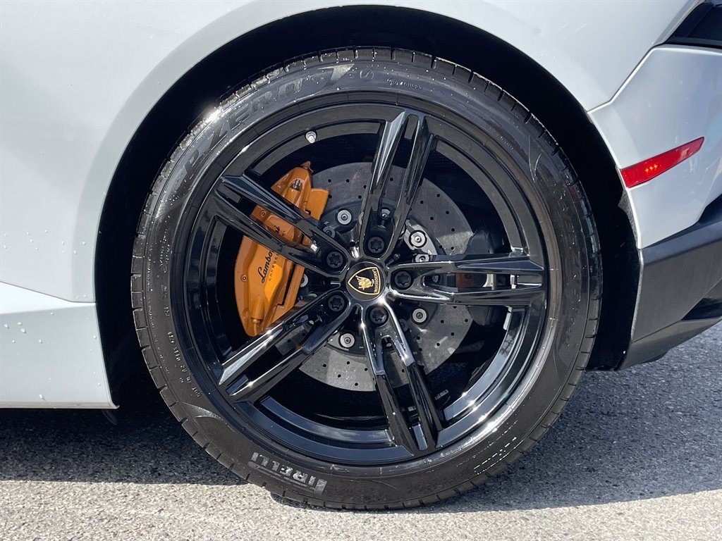 Used 2015 Lamborghini Huracan LP 610-4 AWD/4WD image 43