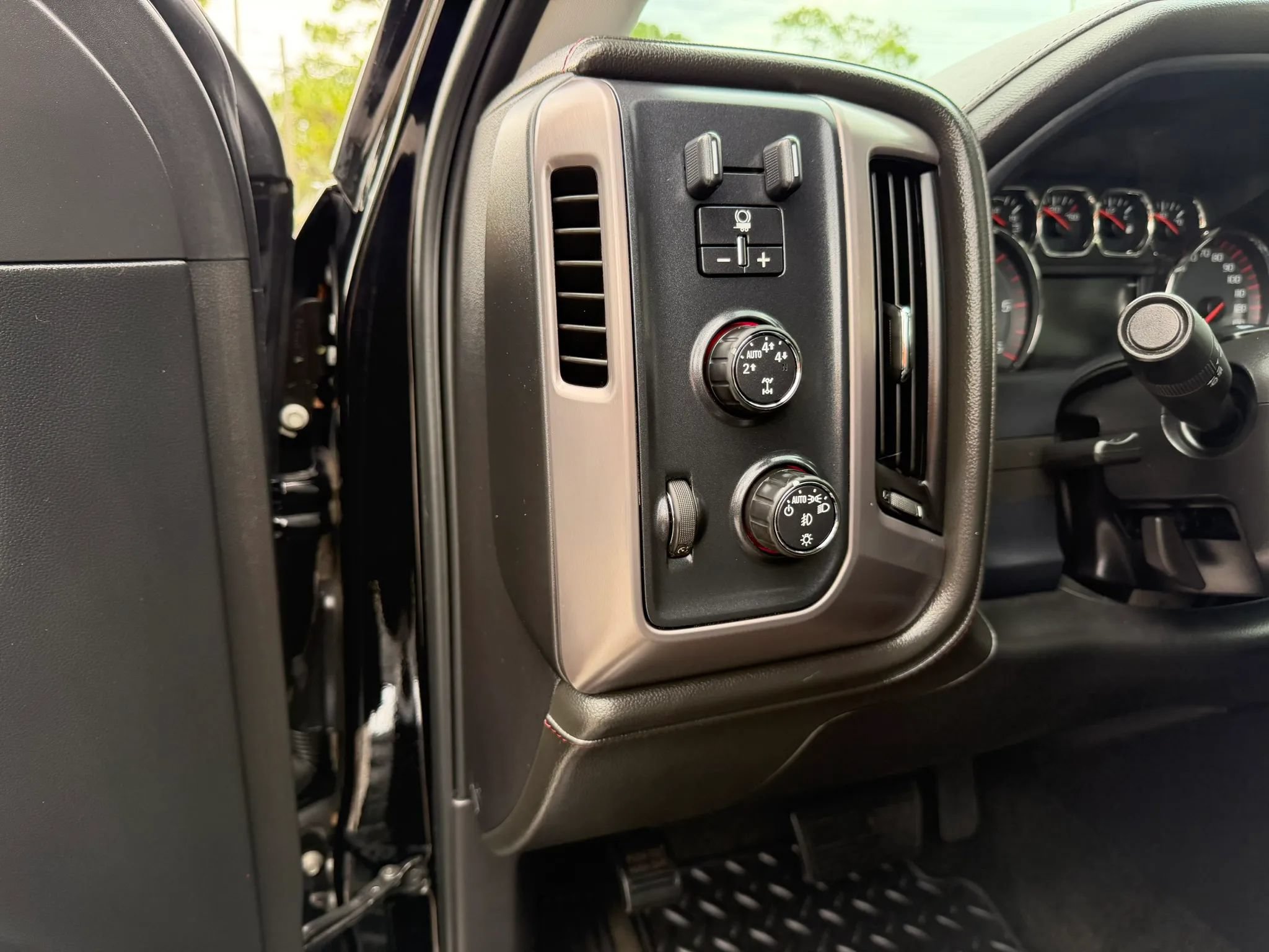 Used 2016 GMC Sierra 1500 SLT w/ All-Terrain Package AWD/4WD image 21