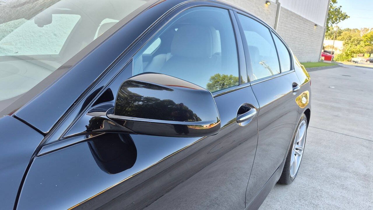Used 2013 BMW 550i xDrive Sedan AWD/4WD image 16