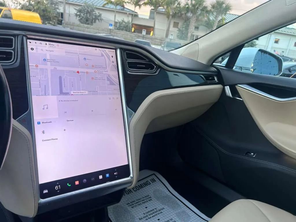 Used 2014 Tesla Model S 85 image 12