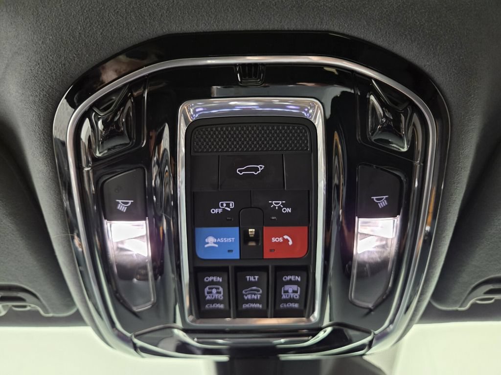 Used 2023 Jeep Grand Wagoneer Series III w/ Rear Seat Video Group 1 AWD/4WD image 21