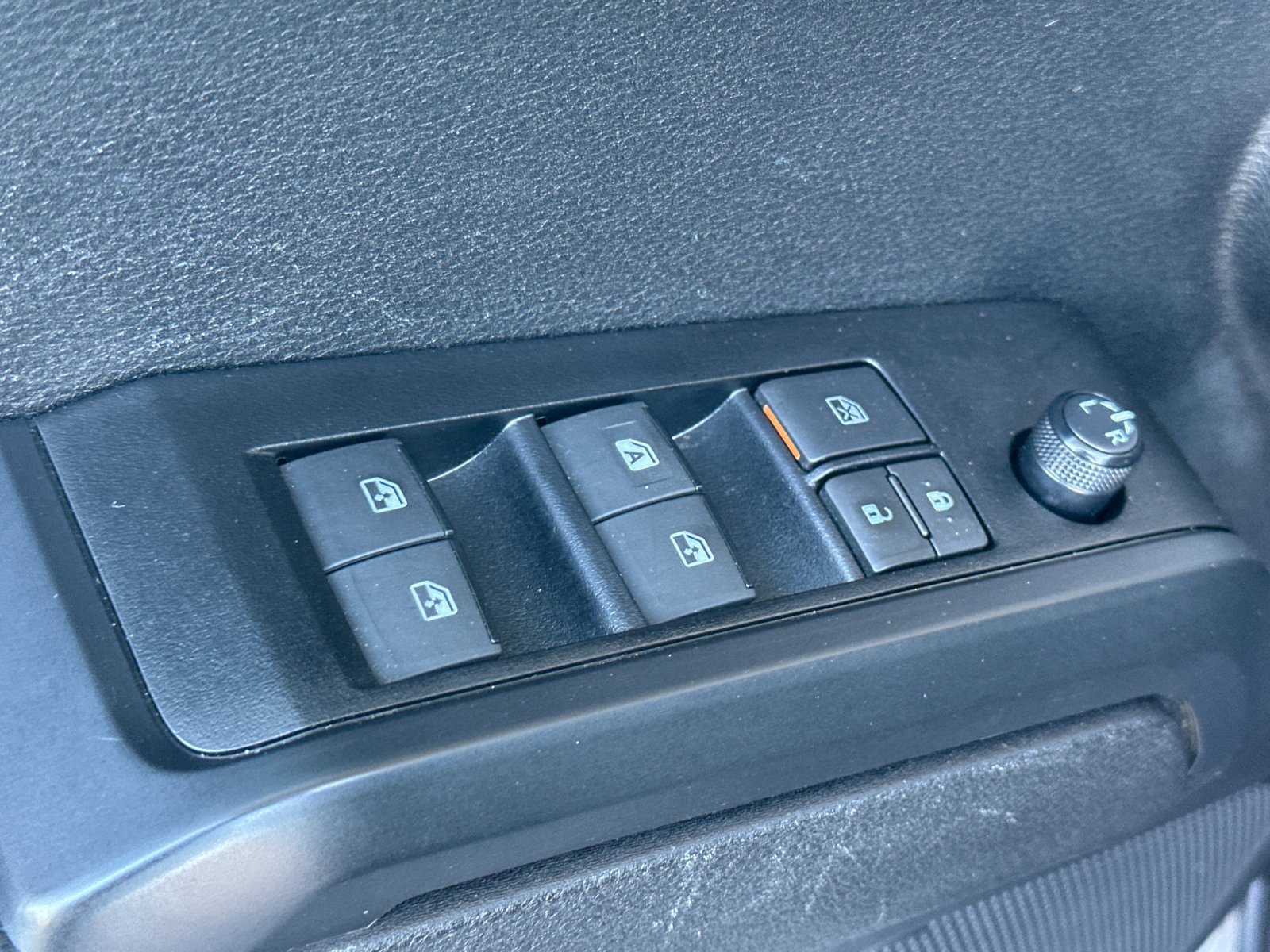Used 2023 Toyota Tacoma SR w/ SR Convenience Package RWD image 11