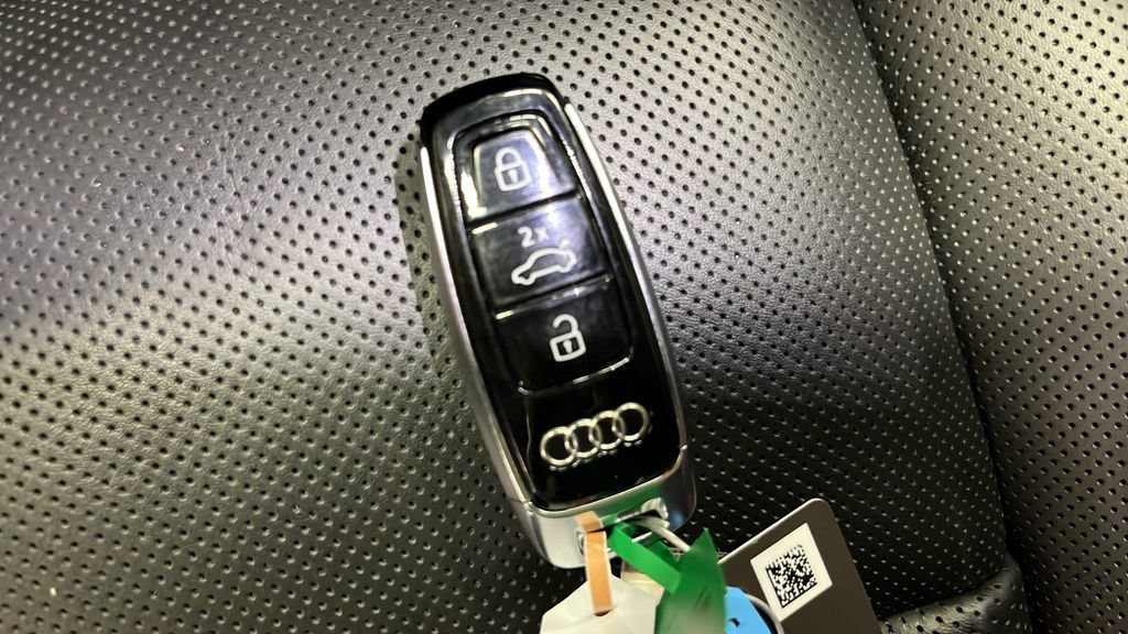 Used 2024 Audi A8 L 3.0T w/ Comfort Plus Package AWD/4WD image 40