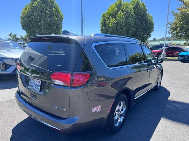 Used 2018 Chrysler Pacifica Limited w/ Advanced Safetytec Group FWD image 7