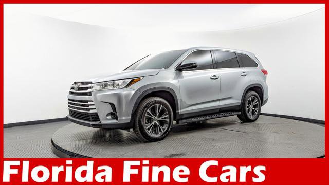 Used 2019 Toyota Highlander LE image 1