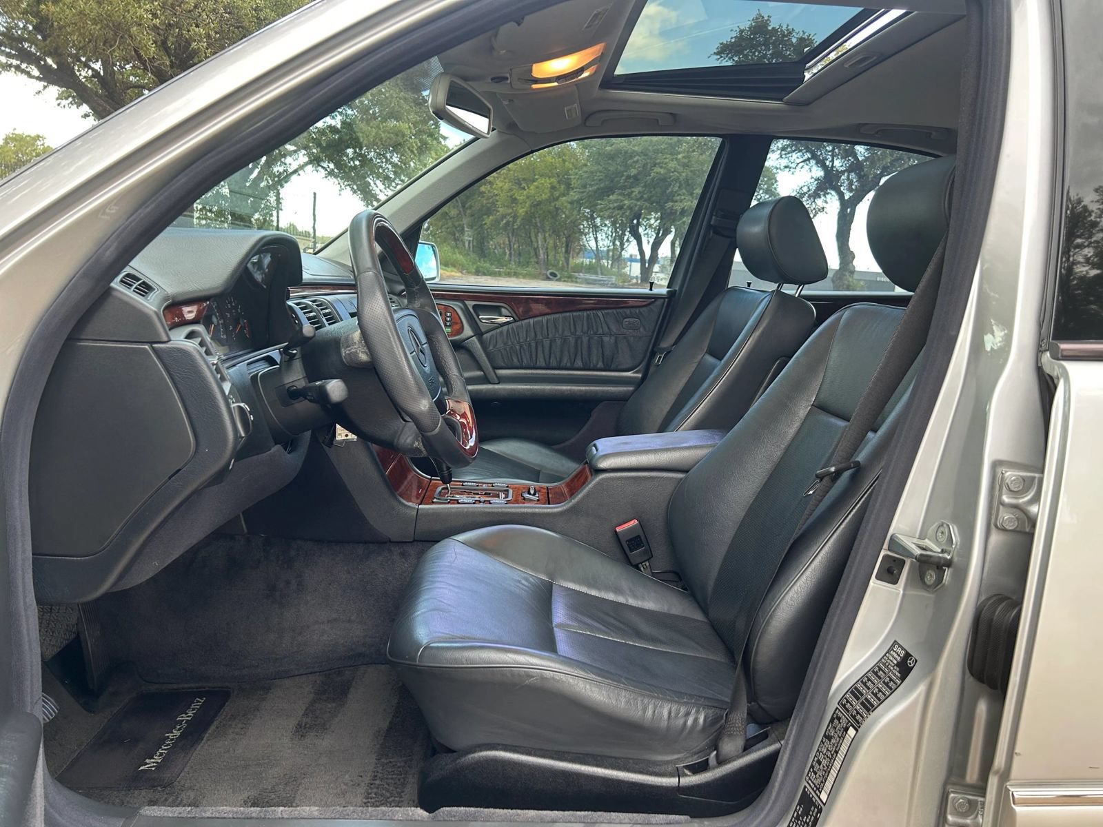 Used 1999 Mercedes-Benz E 430 Sedan image 25