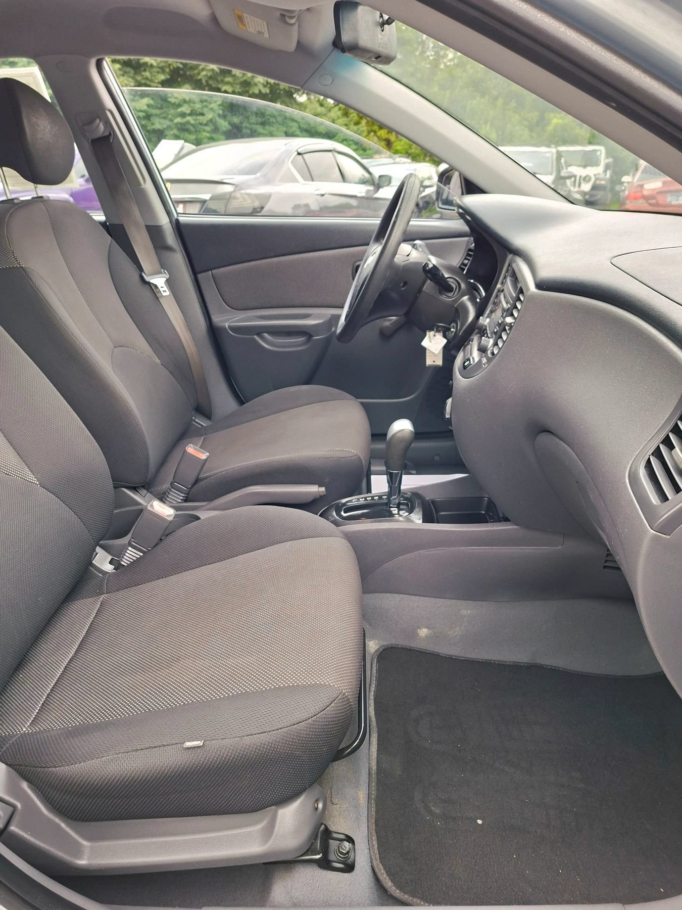 Used 2008 Kia Rio5 FWD image 11