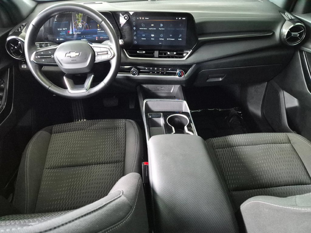 Used 2025 Chevrolet Equinox LT FWD image 22