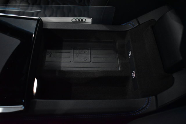 Used 2025 Audi RS 7 Performance AWD/4WD image 26