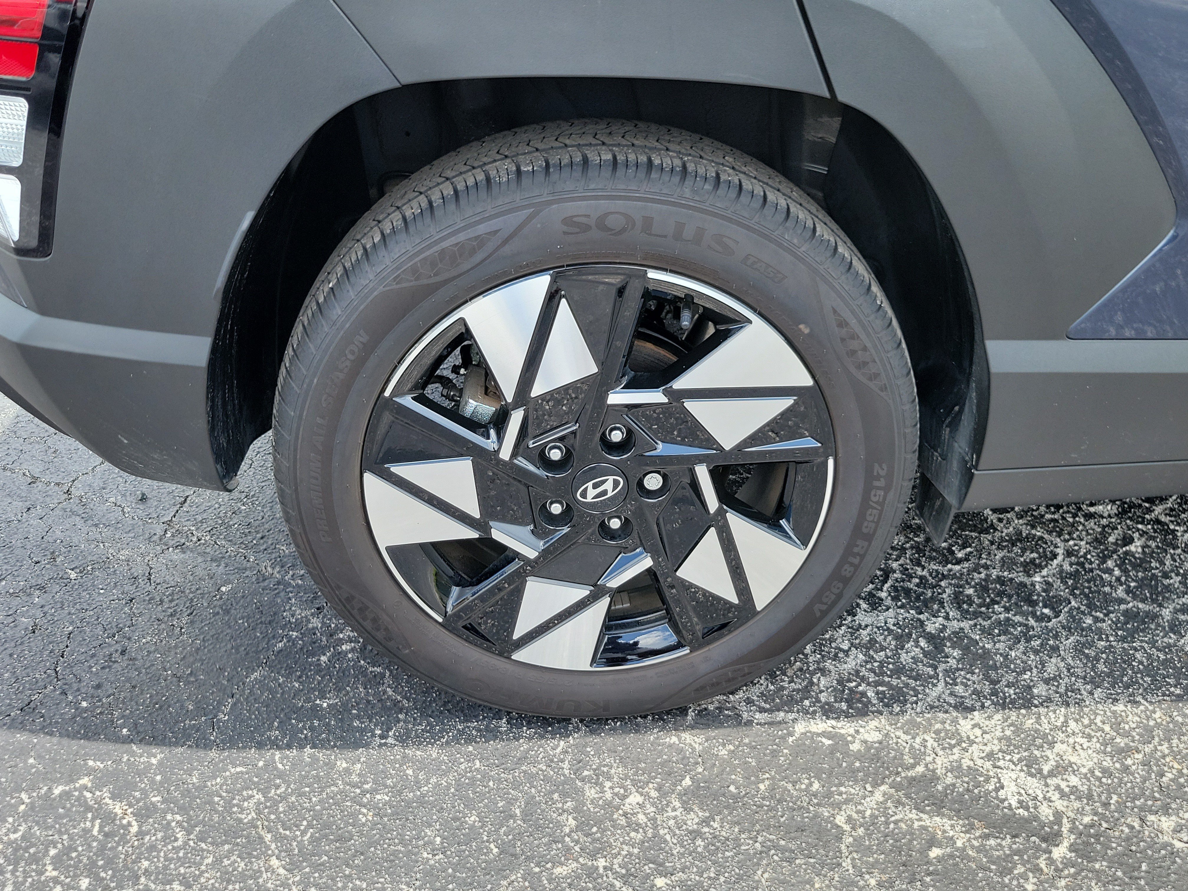 Used 2025 Hyundai Kona SEL FWD image 8