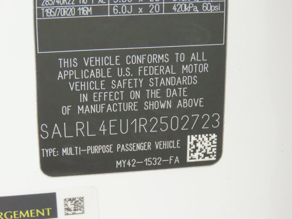 Used 2024 Land Rover Discovery Dynamic SE image 32