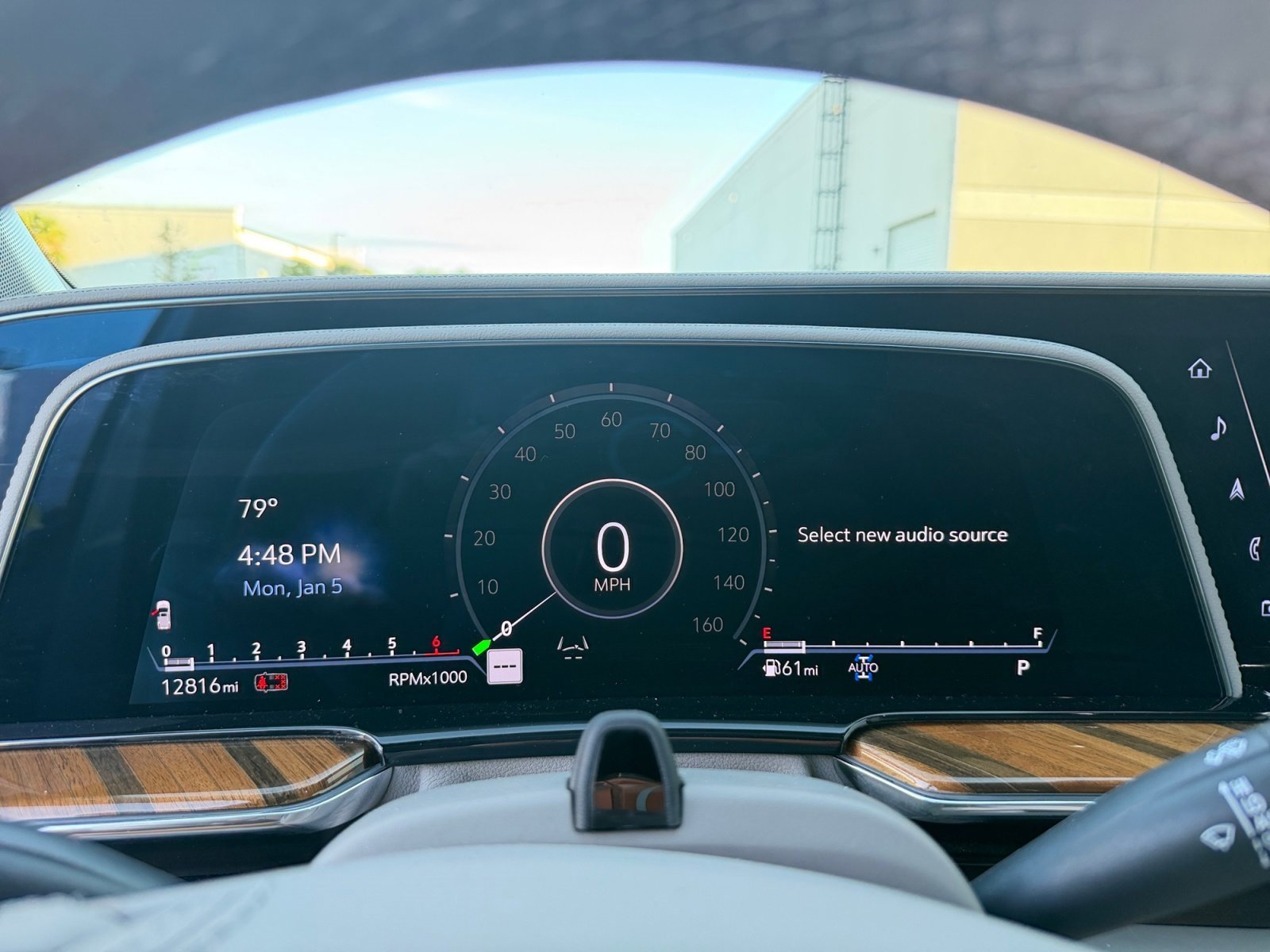 Used 2024 Cadillac Escalade Premium Luxury Platinum image 16