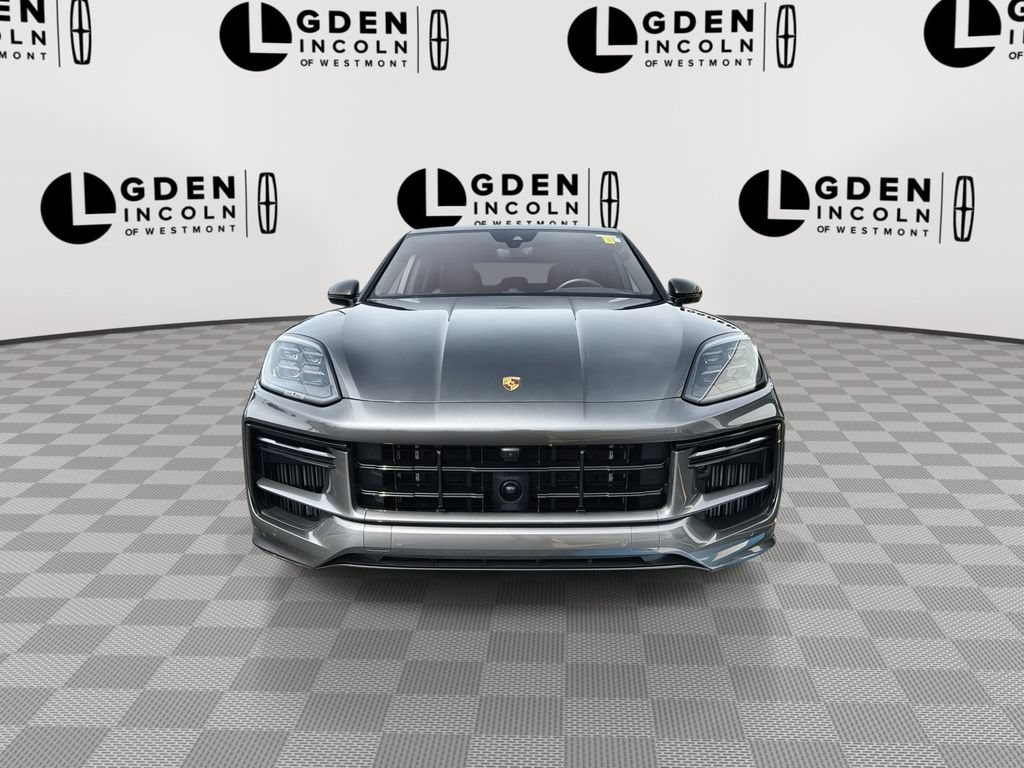 Used 2024 Porsche Cayenne Turbo AWD/4WD image 3