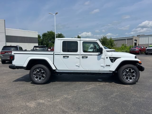 New 2026 Jeep Gladiator Sport AWD/4WD image 9
