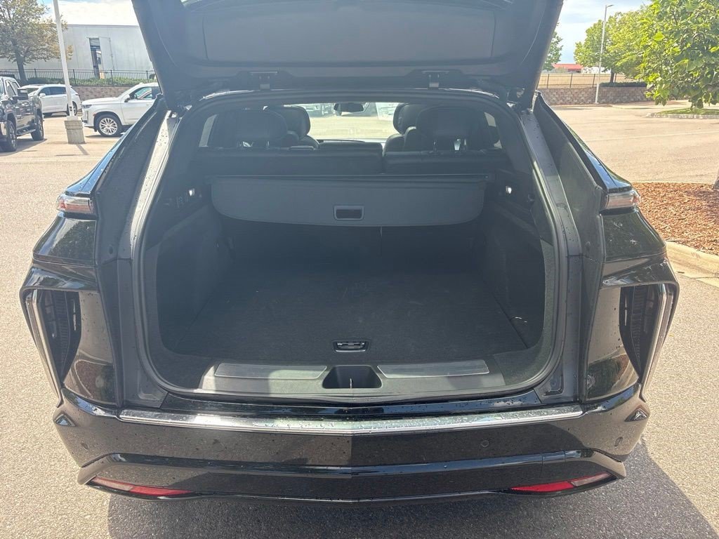 Certified 2024 Cadillac Lyriq Luxury AWD/4WD image 25