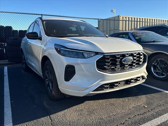 Used 2024 Ford Escape ST-Line w/ Tech Pack #1 FWD image 1