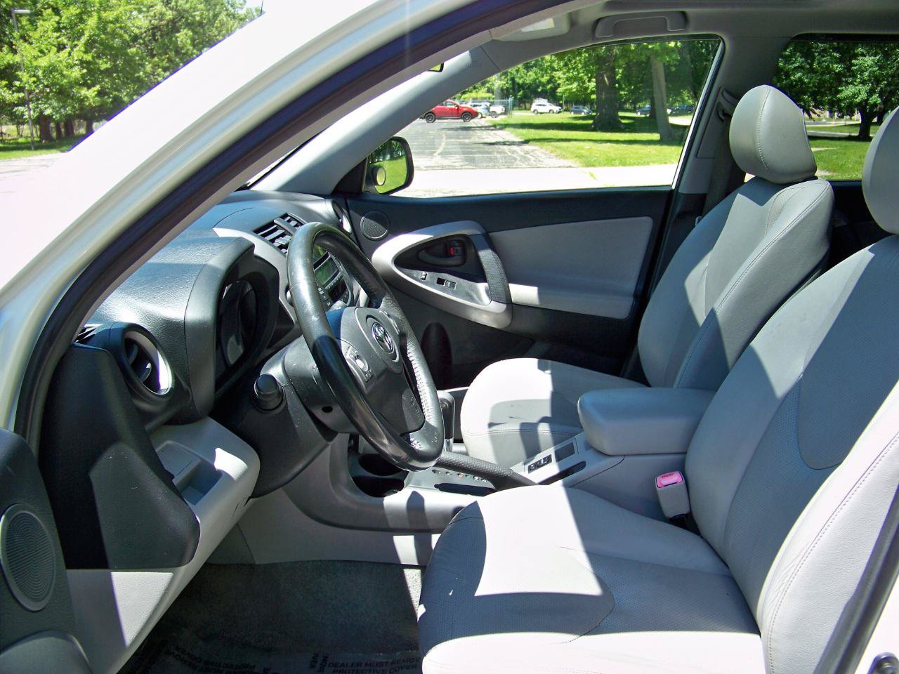 Used 2008 Toyota RAV4 Limited AWD/4WD image 32