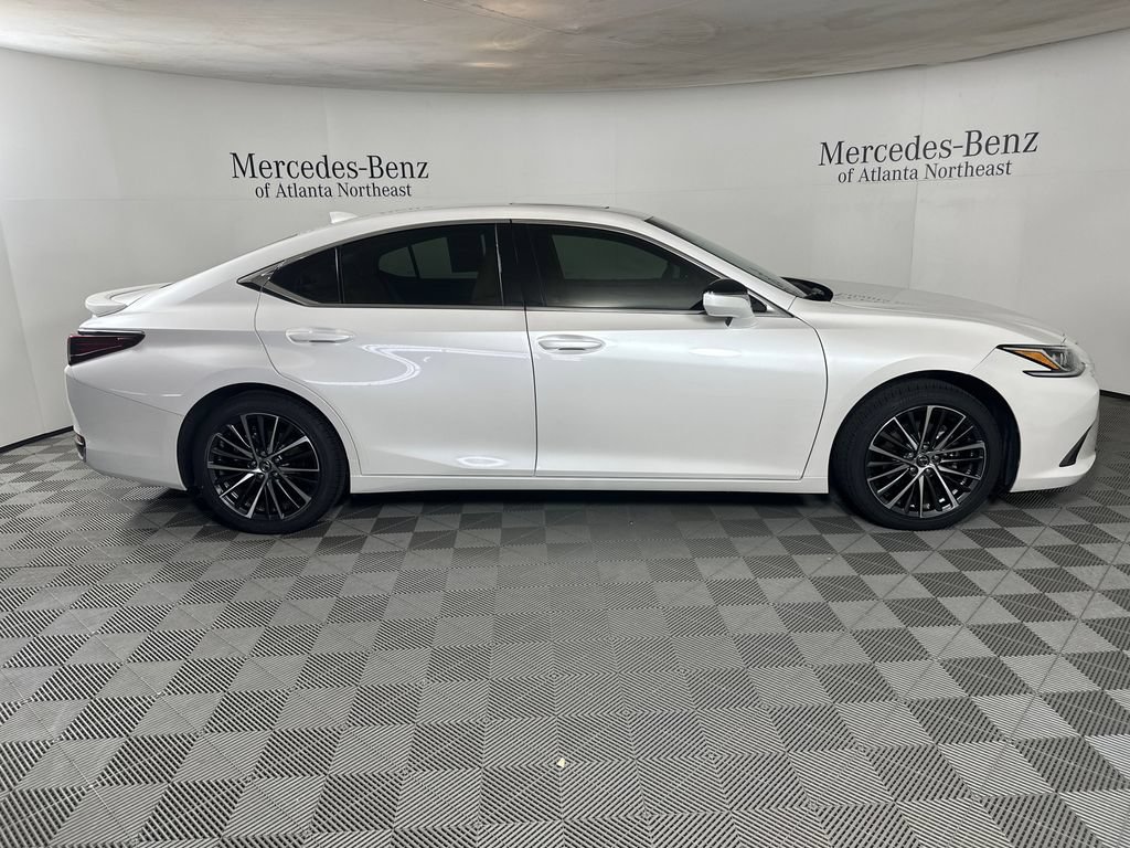 Used 2024 Lexus ES 300h w/ Premium Package FWD image 8