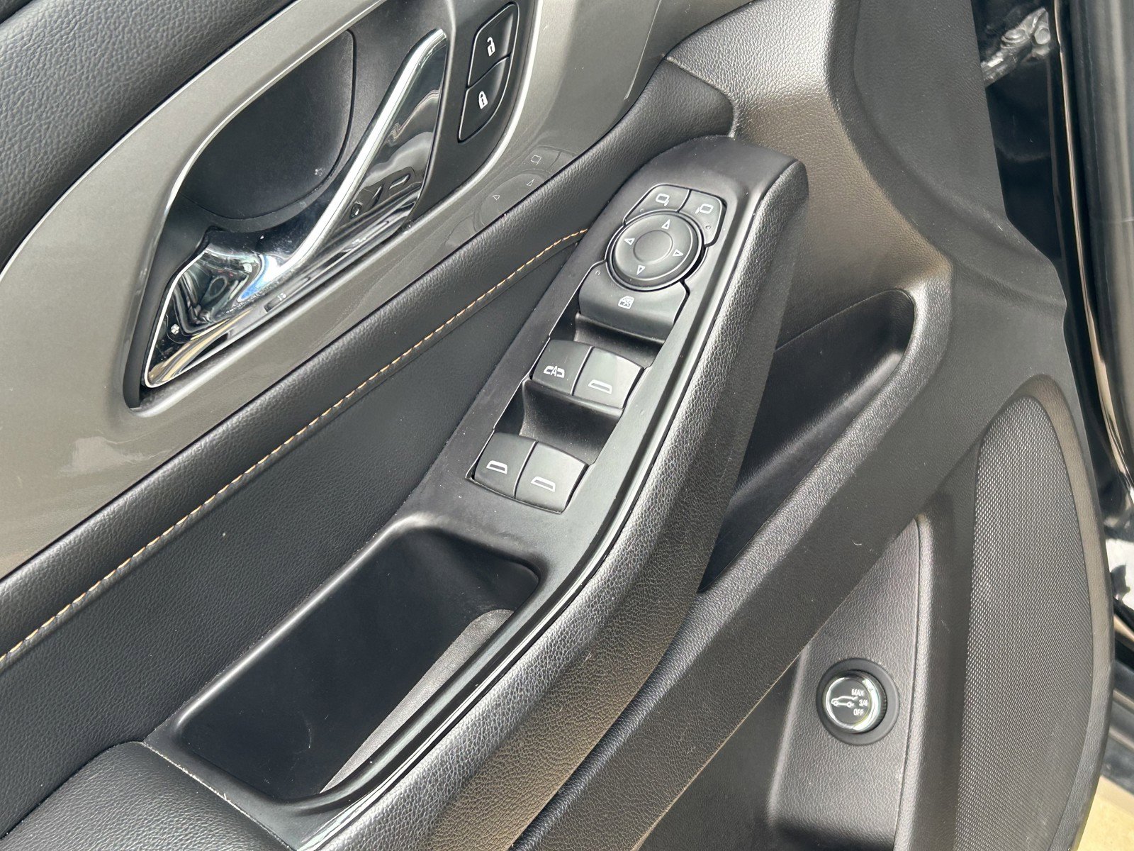 Used 2019 Chevrolet Traverse LT image 10