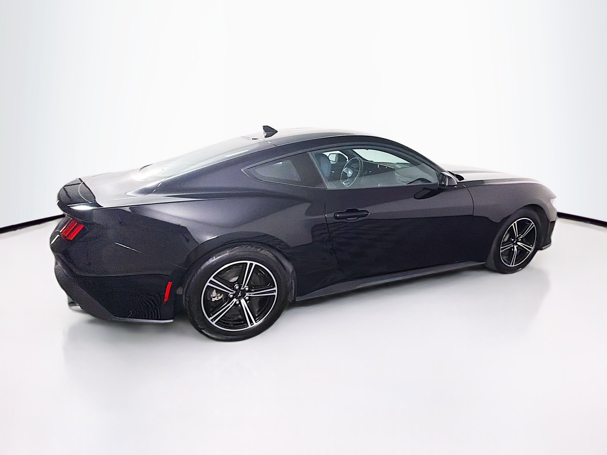 Used 2025 Ford Mustang Coupe RWD image 10